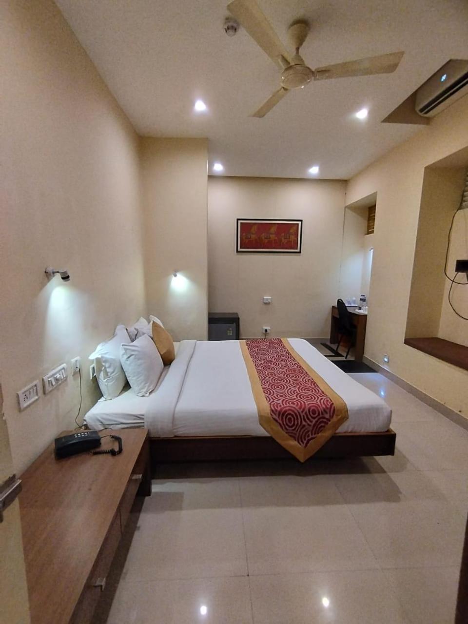 Hotel Merlin International Thrissur Exterior foto