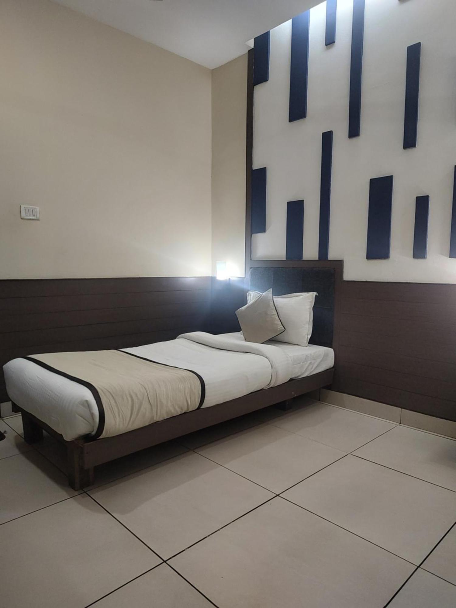 Hotel Merlin International Thrissur Exterior foto